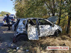 Утром в среду, 2 октября, на Баштанской трассе под Николаевом перевернулся автомобиль «Chevrolet Aveo».