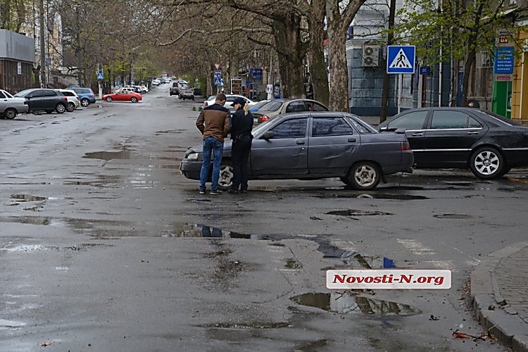 Столкнулись два автомобиля