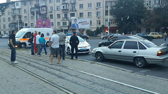 В понедельник, 28 сентября, в Одессе в районе пересечения улицы Гагарина и улицы Сегедская автомобиль «Daewoo» сбил двух девушек.