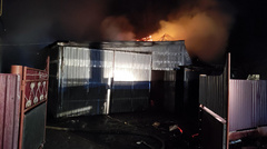 В субботу, 14 декабря, спасатели Николаевской области привлекались для тушения пожаров автомобиля «ГАЗ-69А», гаража и частного дома.