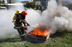 В Николаеве ночью 1 мая из-за пожара мусора бездомный получил человек ожоги.