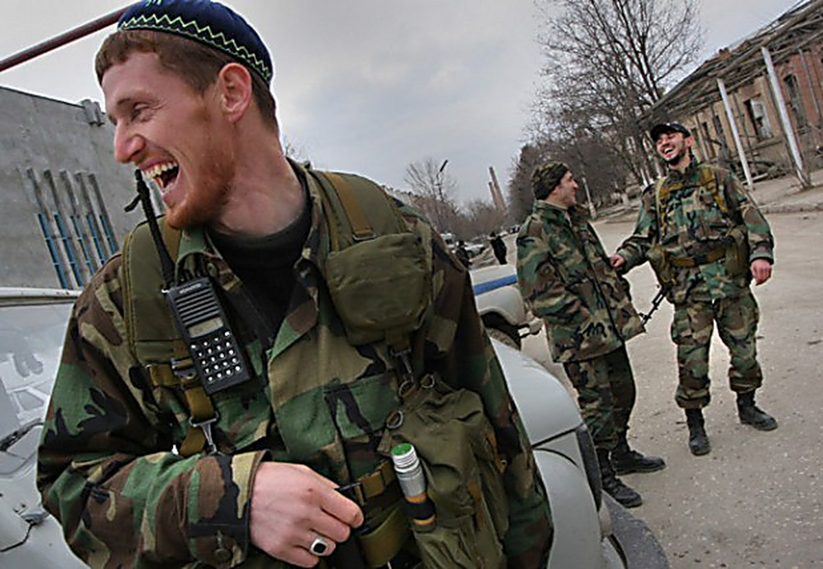 Kadyrovtsev, am Krieg gegen Donbass, sendet dringend nach Hause, um