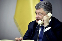 Президент Украины Петр Порошенко поручил Министерству иностранных дел инициировать телефонный разговор с президентом России Владимиром Путиным.