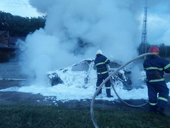 В субботу, 25 мая, на автодороге М-05 «Киев-Одесса» на территории Кривоозерского района загорелся автомобиль «Mazda».