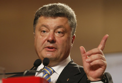 Президент Украины Петр Порошенко предлагает СНБО принять решение о приглашении на Донбасс миротворцев ООН
