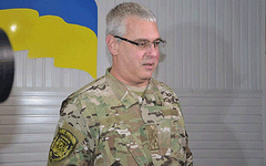 Личному составу луганской милиции представили нового начальника ГУМВД Украины в Луганской области  им стал полковник милиции Юрий Покиньборода.