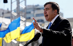 Председатель Одесской областной государственной администрации Михаил Саакашвили заявляет о фальсификациях на выборах в Одессе и рассчитывает на реакцию судов и президента.