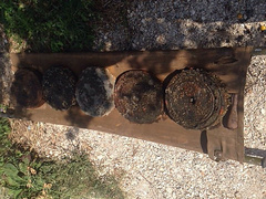 В Николаевской области местный житель нашел на берегу Южного Буга пять инженерных противотанковых мин ТМ-57 и минометную мину калибром 50 мм.