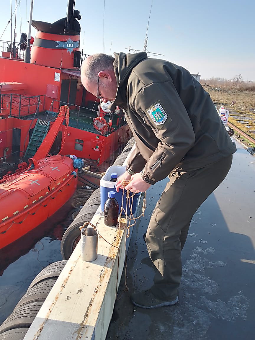 в связи с протечкой. в связи с протечкой. письмо об устранении протечки. заявление по поводу протекания крыши. заявление о протекании крыши.