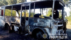 В пятницу, 21 сентября, возле села Штеповка Лебединского района Сумской области полностью сгорел автобус, перевозивший детей.