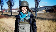 Российская журналистка, документалист Анна Домбровская, с марта 2014 года работающая в Украине, в частности, в зоне проведения АТО на Донбассе, утверждает, что была удивлена украинскими военными и обычными гражданами, у которых, как она говорит, намного развитей гражданская активность и критическое мышление, чем у россиян.