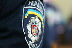 В течение выходных праздничных дней 1-3 мая в милицию Николаевской области поступило 534 заявлений и сообщений граждан об уголовных правонарушениях и других событиях, 155 из которых имеют признаки уголовных преступлений.