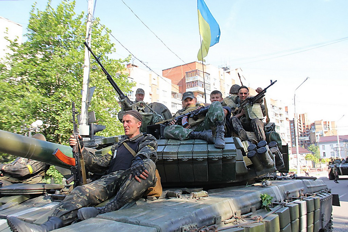 Роль украины. Военные Луганска. Донецк и Луганск. Луганск военные действия.