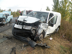 Под Николаевом днем 19 октября на 168-м километре автодороги М-14 «Одесса  Мелитополь  Новоазовск» столкнулись автомобили «Москвич-412» и «Peugeot Bipper». В результате ДТП один человек погиб, еще двое получили травмы.