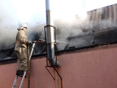 Утром в субботу, 28 сентября, в поселке Братское спасатели ликвидировали пожар бани.