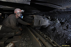 В Луганской области 90 работников шахты «Тошковская» из-за обесточивания были заблокированы под землей почти на шесть часов.