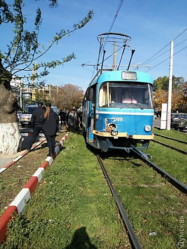 Переворачиватель автомобиля на бок