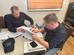 Привласнили понад ₴21 мільйон на пальному для ЗСУ: на Миколаївщині ДБР викрило посадовця Міноборони та спільників - Copyright https://news.pn