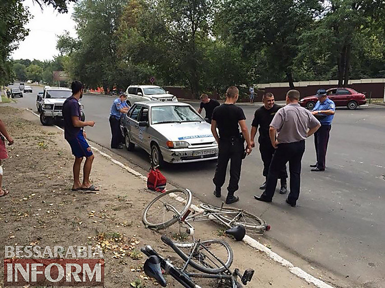 Автомобиль сбил велосипедиста