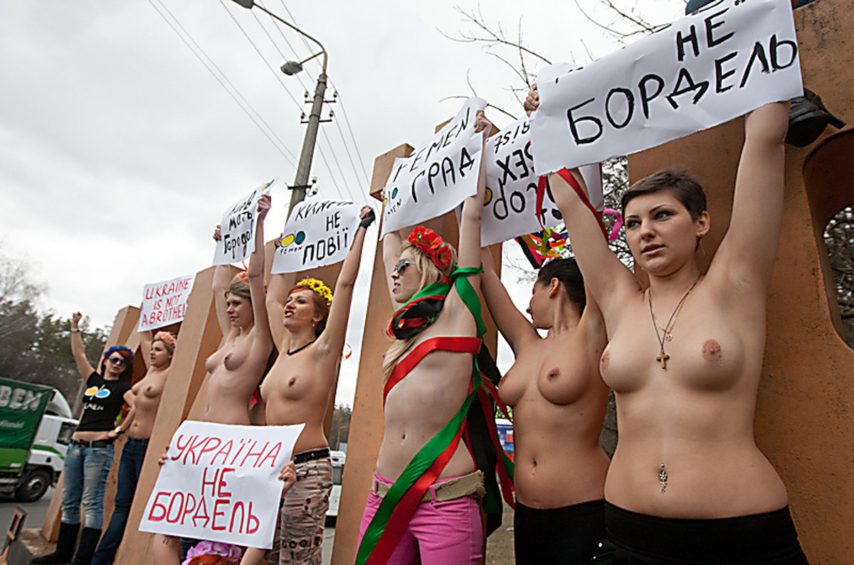Порно С Активистками Femen порно с активистками femen