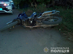 В воскресенье, 30 сентября, в Новом Буге произошло дорожно-транспортное происшествие с участием автомобиля АЗЛК 2140 и мотоцикла «Geely».