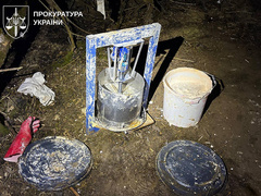 На Івано-Франківщині викрили нарколабораторію за участю неповнолітнього: вилучили 165 кілограмів амфетаміну та ₴1,5 мільйонів - Copyright https://news.pn