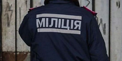 В Мариуполе задержаны четыре милиционера, которые в ночь с 24 на 25 марта совершили разбойное нападение с использованием табельного оружия.