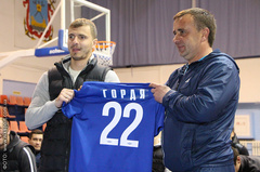 МФК «Николаев» вечером 24 марта в зале спортивной школы «Надежда» представил четверых новичков, которые пополнят состав команды во второй части текущего сезона.