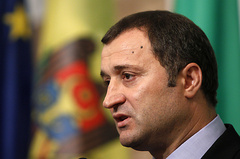 Суд Кишинева арестовал на 30 дней бывшего премьер-министра Молдовы Влада Филата.