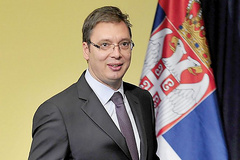 Врачи в Белграде спасли жизнь президенту Сербии Александару Вучичу, госпитализированному из-за проблем с сердцем в субботу.