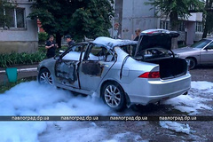 Ночью в воскресенье, 26 мая в Павлограде Днепропетровской области неизвестные подорвали автомобиль спортсмена.