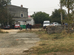 В селе Курцы (Украинка) Симферопольского района Крыма спецназ оккупантов приехал в мечеть, где находились прихожане.