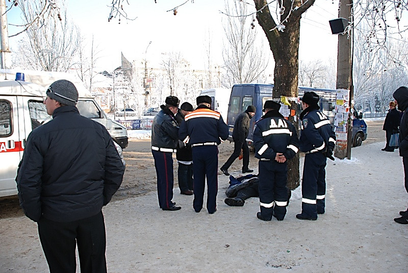 В автобусе ехало 55 человек на остановке вышло на 7 человек меньше чем осталось