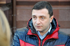 Временный глава Центральной переаттестационной комиссии Николаевской области Павел Казарьян отрицает то, что тесты для полицейских были «слиты» им самим до прохождения тестирования.