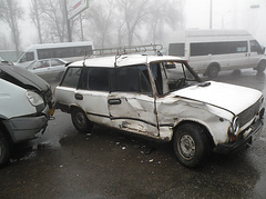 В Николаеве утром вторника, 20 января, на проспекте Октябрьском произошло ДТП столкнулись легковой автомобиль «ВАЗ 2102» и маршрутное такси «РУТА А0483»