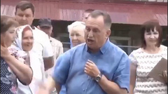 Лидер партии «Оппозиционный блок» Борис Колесников опозорился во время встречи с избирателями в Константиновке Донецкой области.