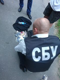 В Николаеве сотрудники СБУ задержали двух военнослужащих Госпогранслужбе на сбыте наркотиков.