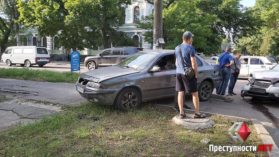 Столкнулись два автомобиля