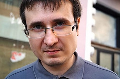 Известный российский писатель и общественный деятель попросил политического убежища в Украине.