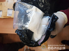 В Киеве правоохранители задержали мужчину, у которого якобы были найдены наркотики на сумму 10 миллионов гривен.